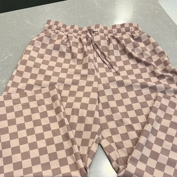 Wide Leg Checkerboard Pants in Mauve & Cream - Picture 2 of 7